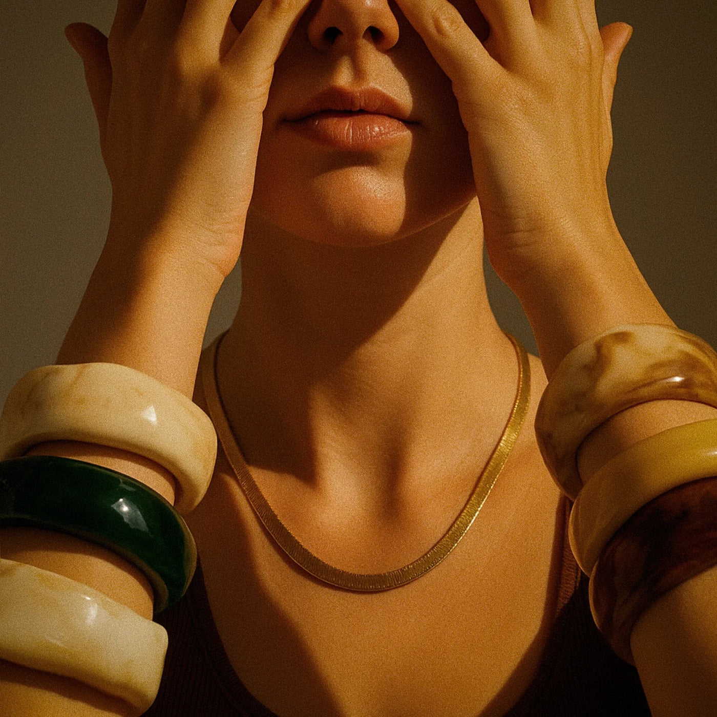 秋のジュリアナ彫刻ブレスレット