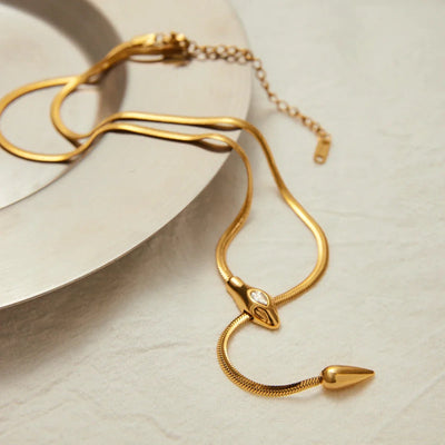 ザリリのゴールドスネークネックレス