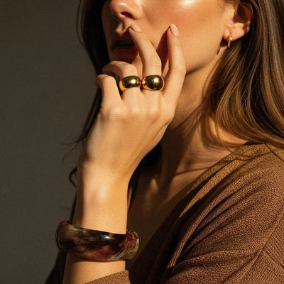 秋のジュリアナ彫刻ブレスレット