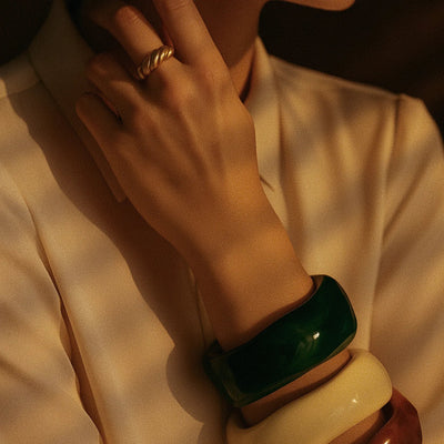 秋のジュリアナ彫刻ブレスレット