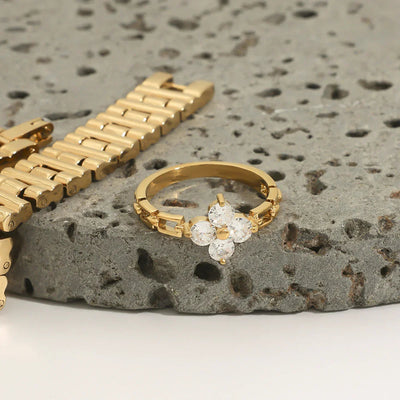 クレイステインダイヤモンドリング（花びらデザイン）