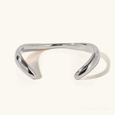 現代的なドリオーアナのゴールドバングル