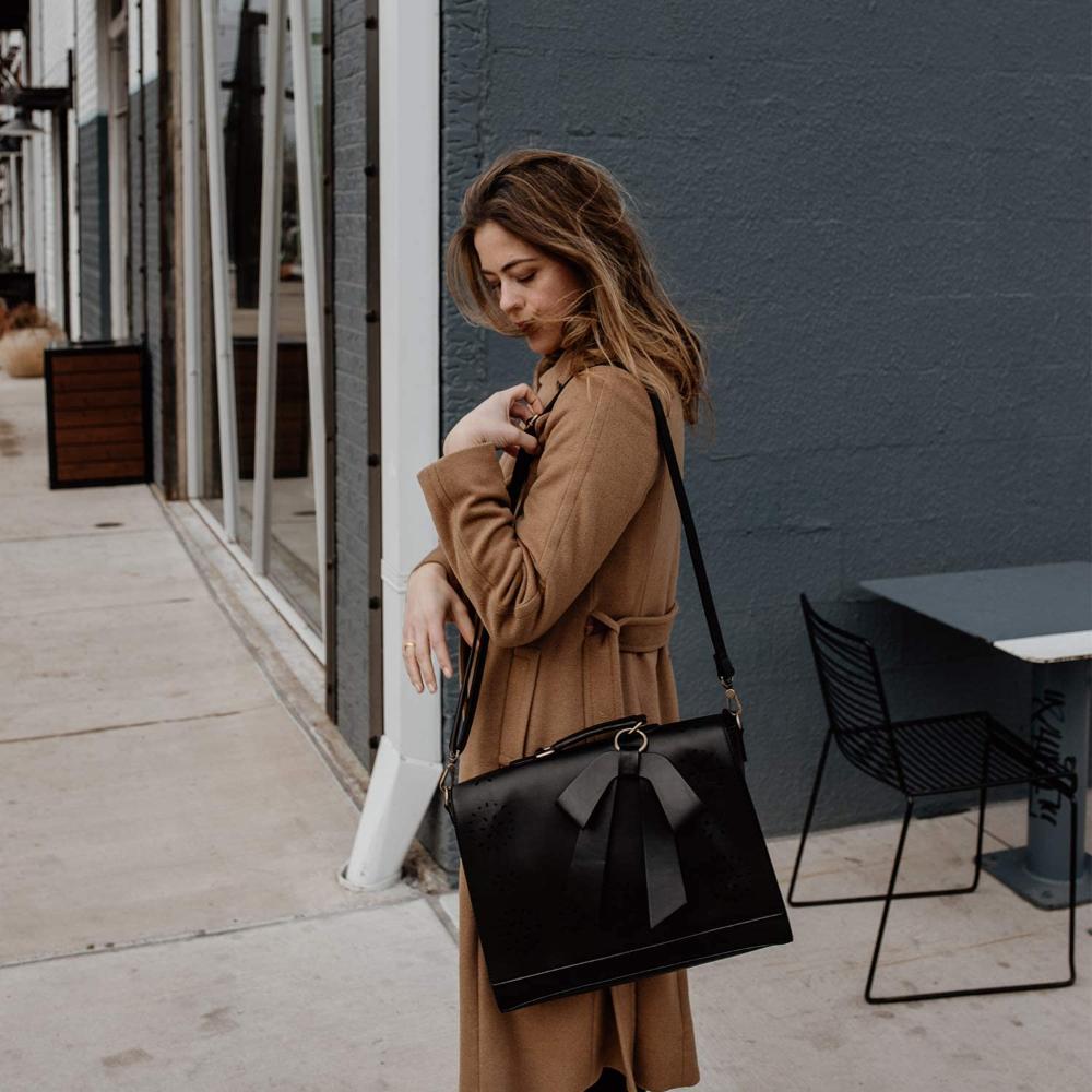 エレガントなリボンバッグ