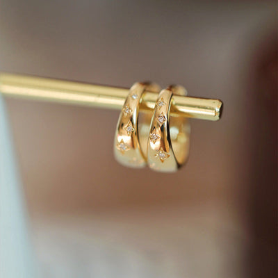 高級ゴールドとシルバーのイヤリング