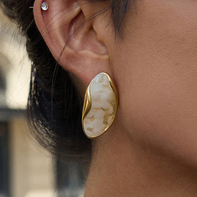 アメリスの宝石でできたイヤリング