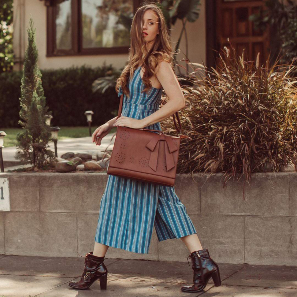 エレガントなリボンバッグ