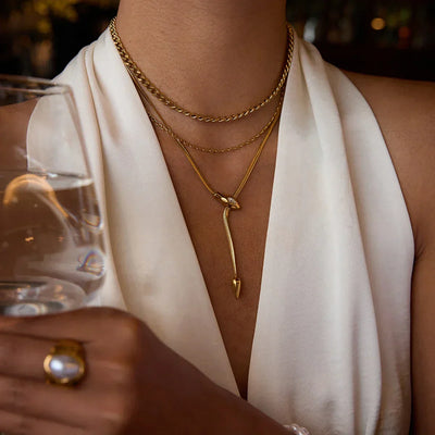 ザリリのゴールドスネークネックレス