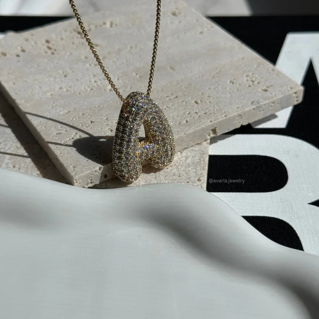 イニシャルダイヤモンドネックレス